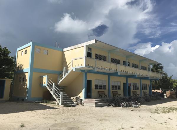 high energy efficiency Air-Conditioning Units in select public buildings in Caye Cualker